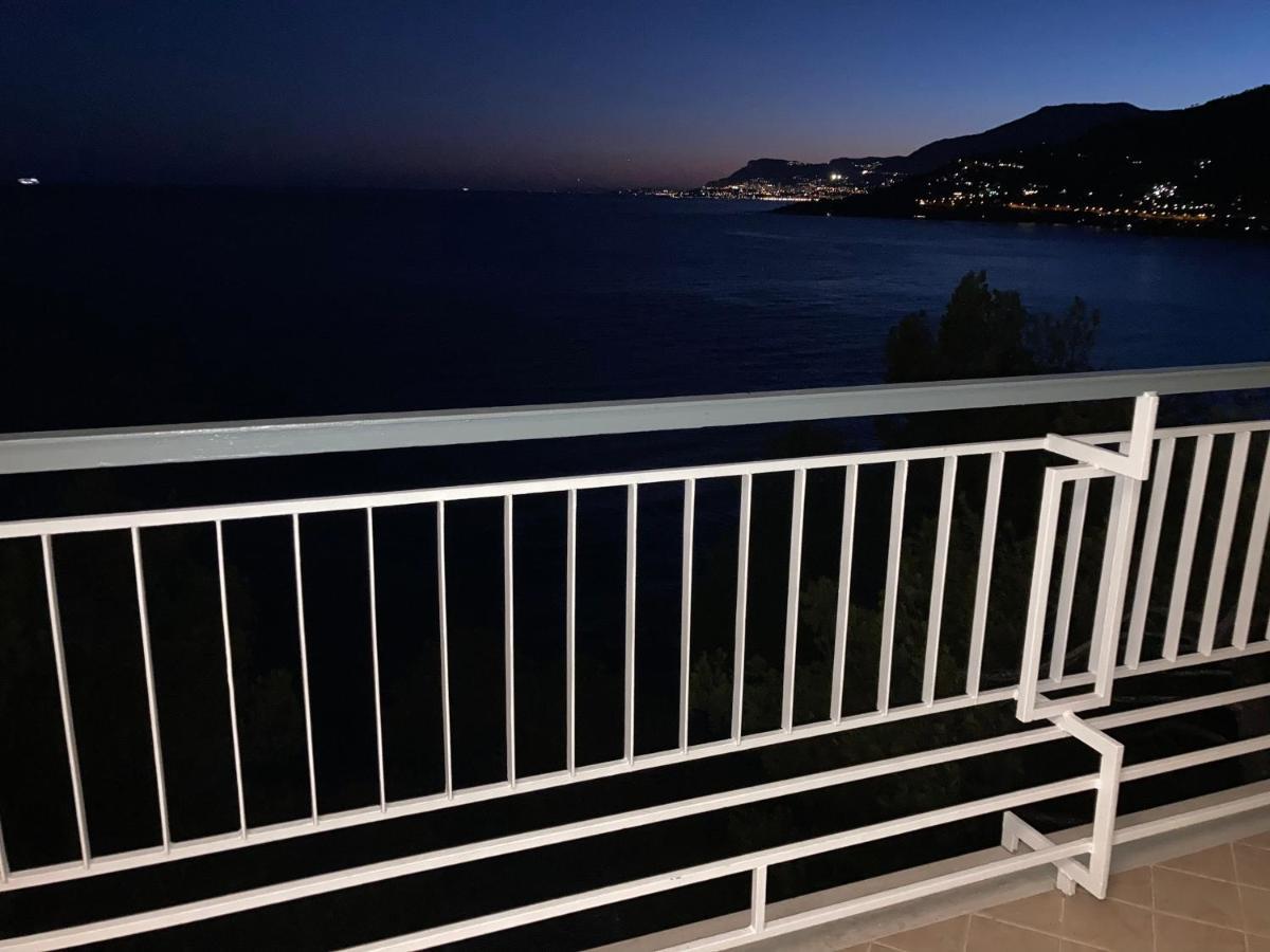Sea And Monaco Charme View On The Beach Ventimiglia Bagian luar foto